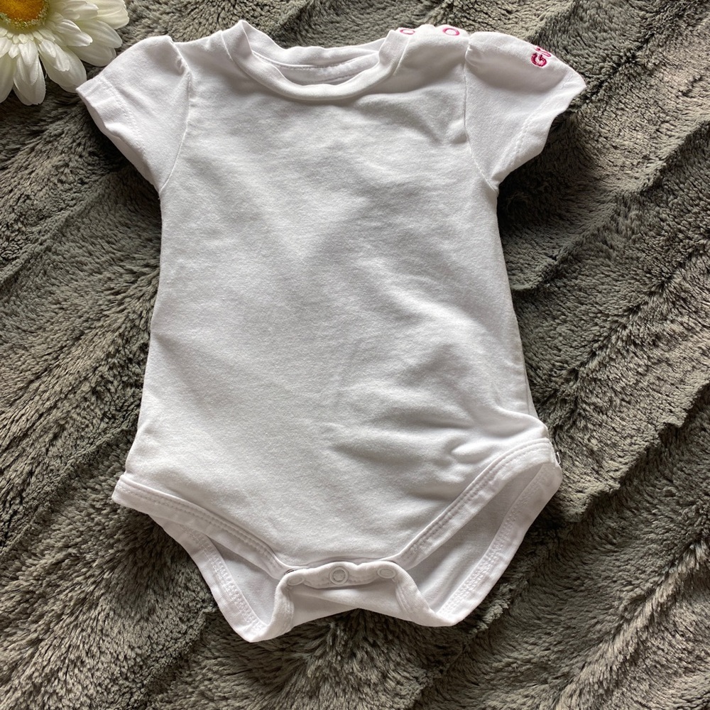 3/$15 Guess Brand Baby Onesie Bodysuit w/ Snap Closure White Pink Size  0-3m